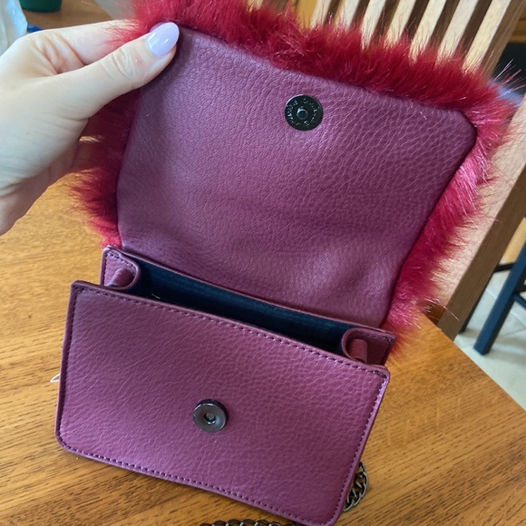 Red Fluffy Crossbody Purse / bag - Picture 5 of 10